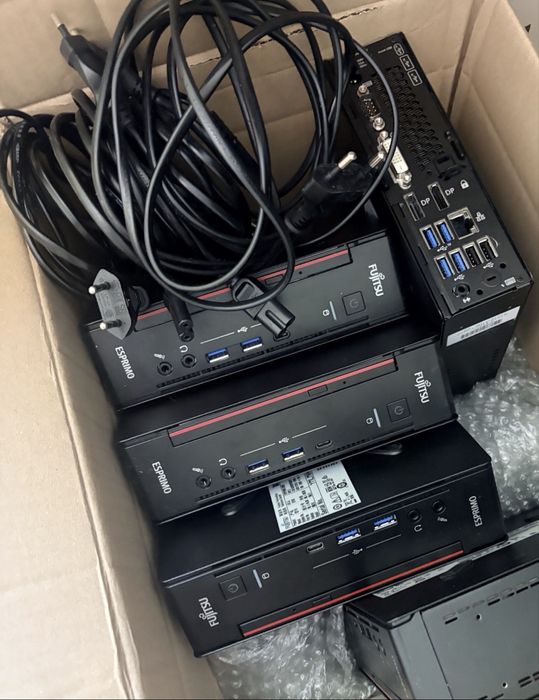 Fujitsu Esprimo Q958 i3-8100