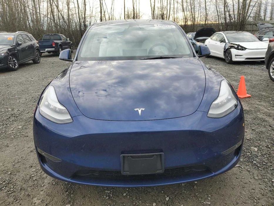 Tesla Model Y 2023.
