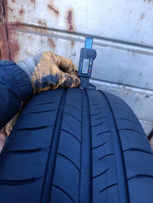 215/60/16 Michelin energy saver