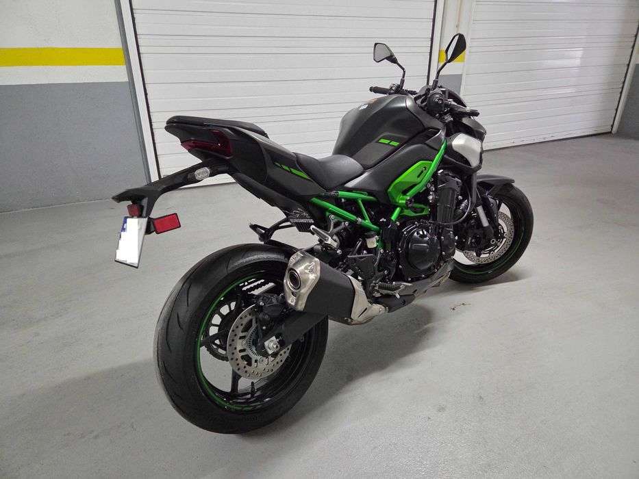Kawasaki Z900 Sport, 2025, 1400km e garantia total Kawasaki até 03/28