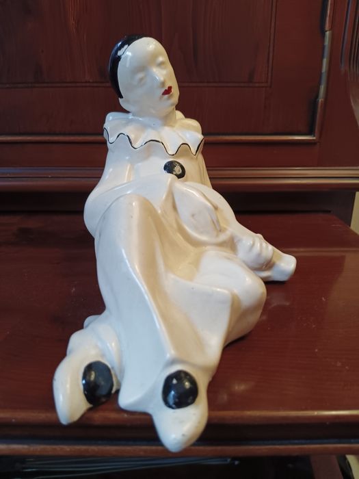 Escultura de Pierrot muito perfeita