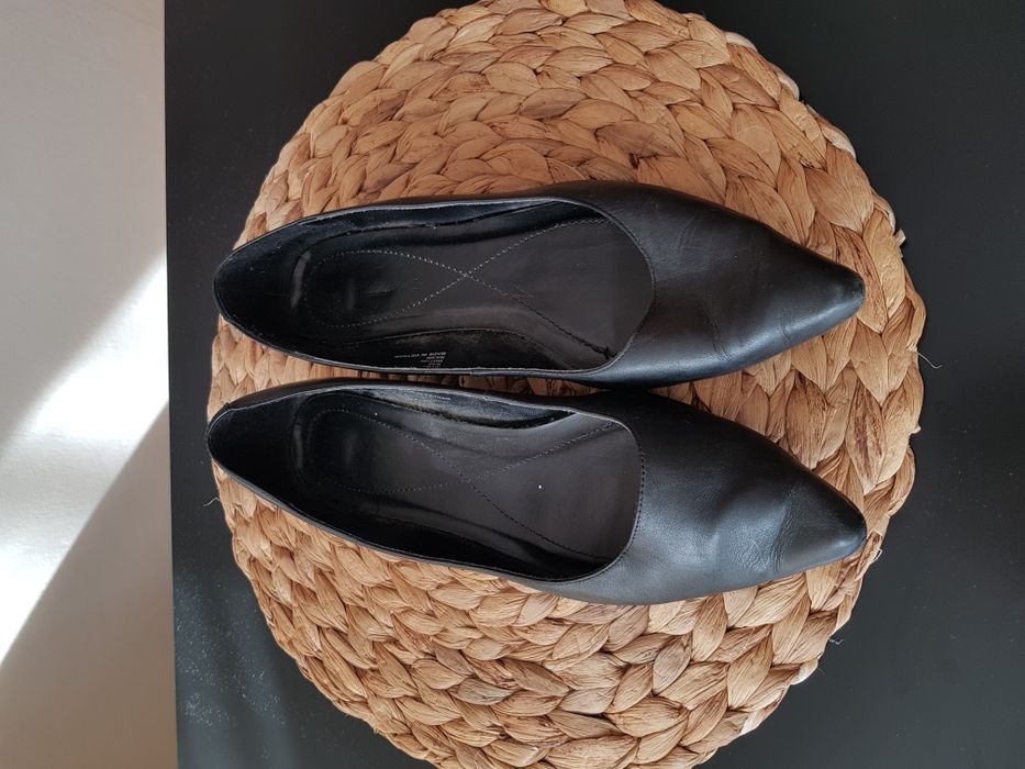 Czarne skórzane na jesień buty czółenka next r.39
