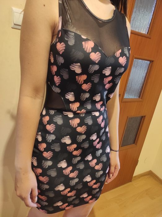 Sukienka w serduszka