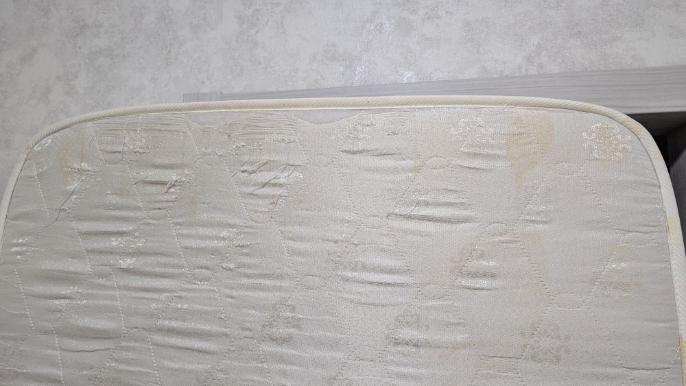 Матрац белый с пружинным блоком 200*90 см