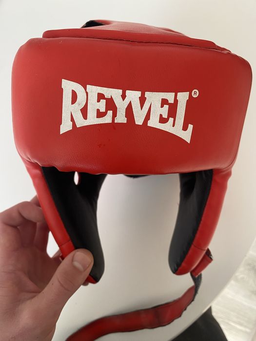 Боксерський шолом REYVEL + захист ніг (комплект)