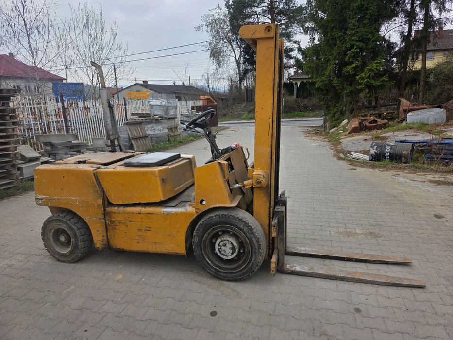 Bułgar 3.5t  Wózek widłowy Bułgar