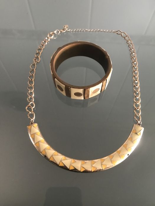 Colar e pulseira