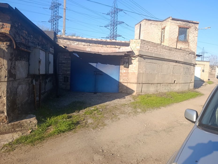 Продам гараж центр города