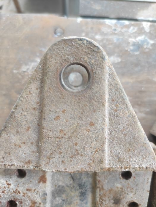 Кронштейни Газель