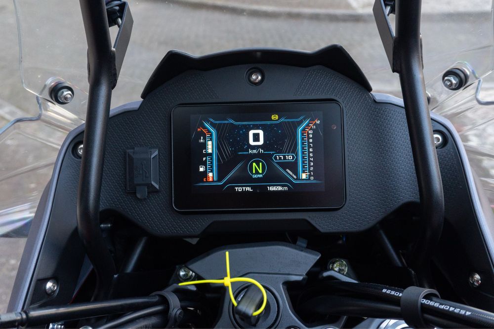 QJ Motor SRT 700 X - Garantia até 2031 - desde 120€/mês financiamento