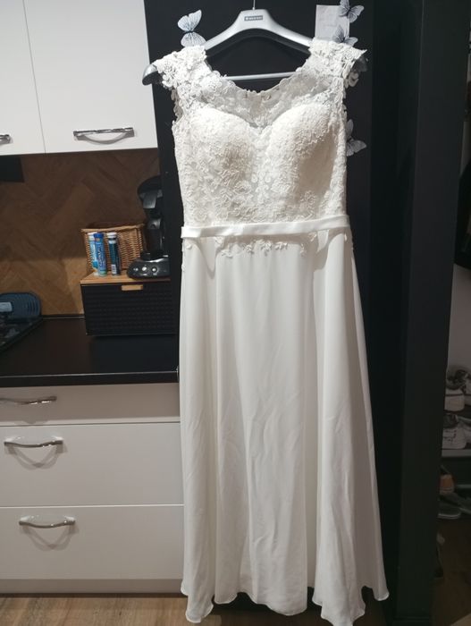 Śliczna sukienka ślubna