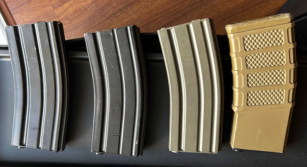 Réplica M4 Airsoft + material