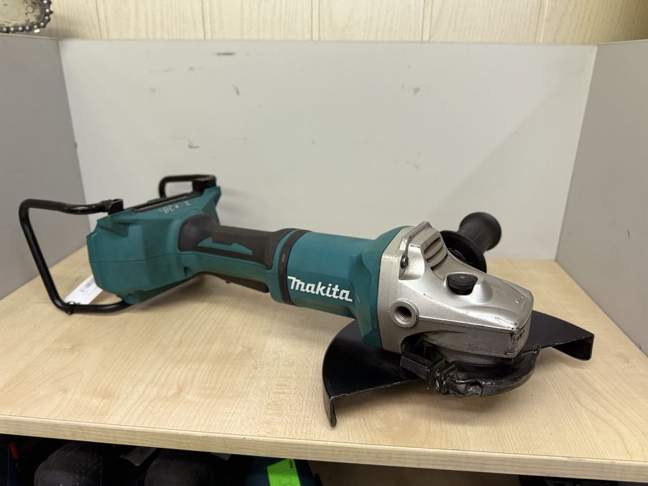 Szlifierka DGA900 Makita