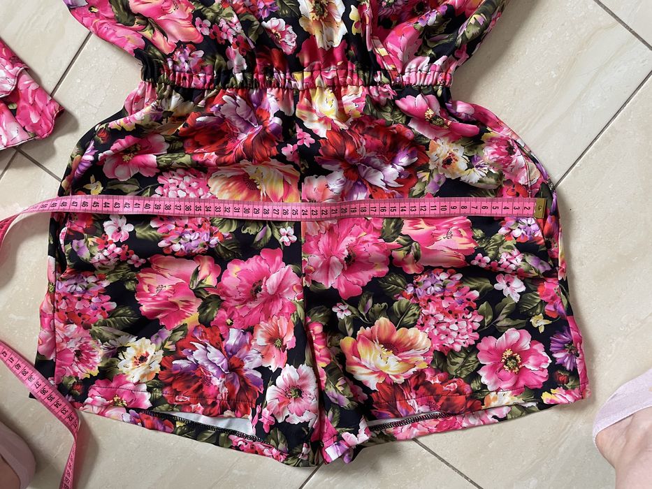 Kolorowy lekki krótki kombinezon S/M print kwiatowy