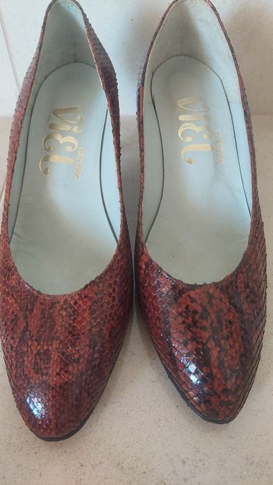 Sapatos Pele Lagarto castanhos tamanho 38