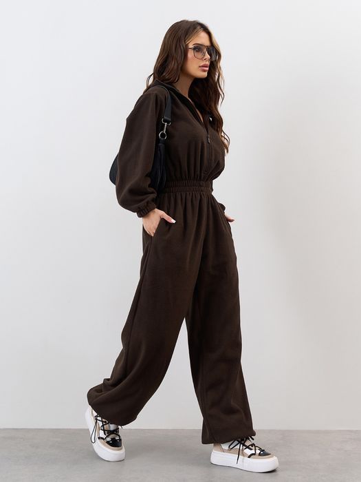 Коричневий флісовий комбінезон на резинках