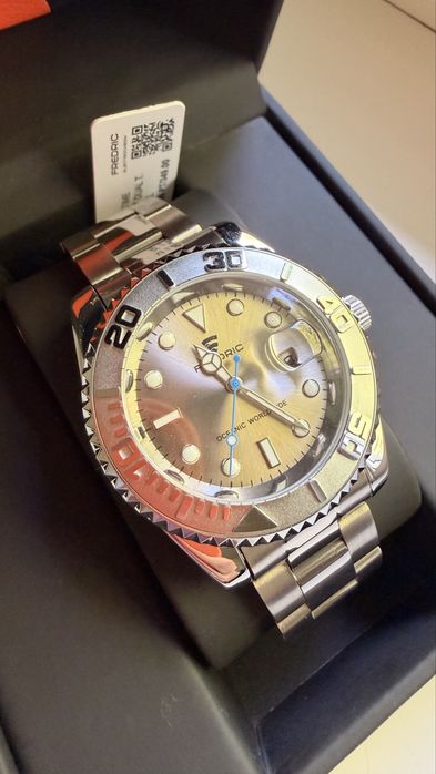 Новий годинник FREDERIC Oceanic Worldwide