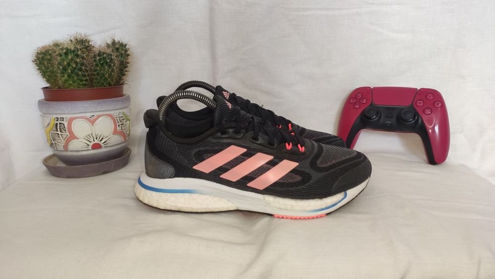 Жіночі кросівки Adidas Supernova Розмір 36.5