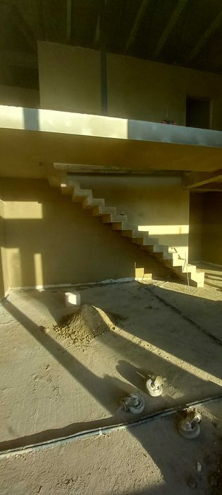 Tynki maszynowe, ocieplenie i zabudowa poddaszy.