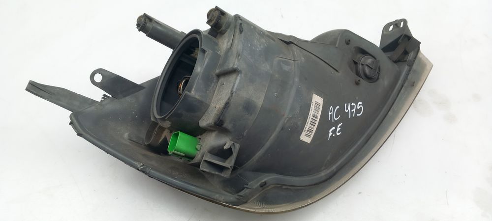 Ótica / farol esquerda FORD Fiesta V (JH_, JD_)