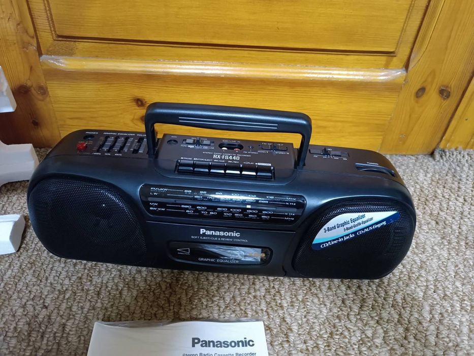 Panasonic RX FS440. Магнитола. AUX