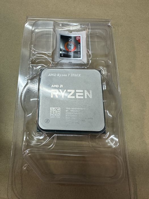 Ryzen 7 3700x  3,60-4,40 GHz + Chlodzenie box gratis