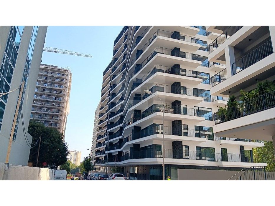 Loja no Terraces Mirear com 148m2