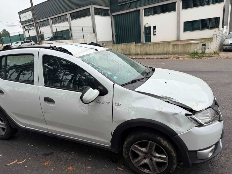 DACIA Sandero 0.9 TCE Salvado