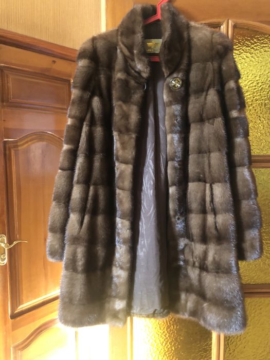 Шуба норкова коричнева.