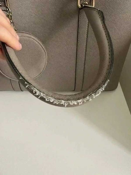 Bolsa da Primark, com sinais de uso apenas nas alças
