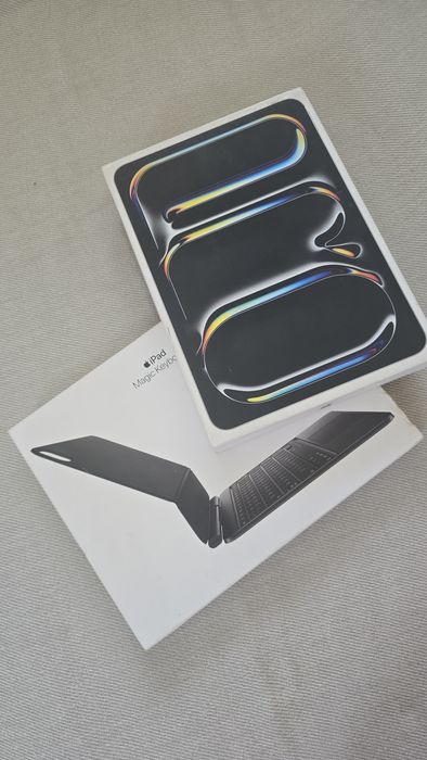Ipad Pro 11 M4 com Magic Keyboard
