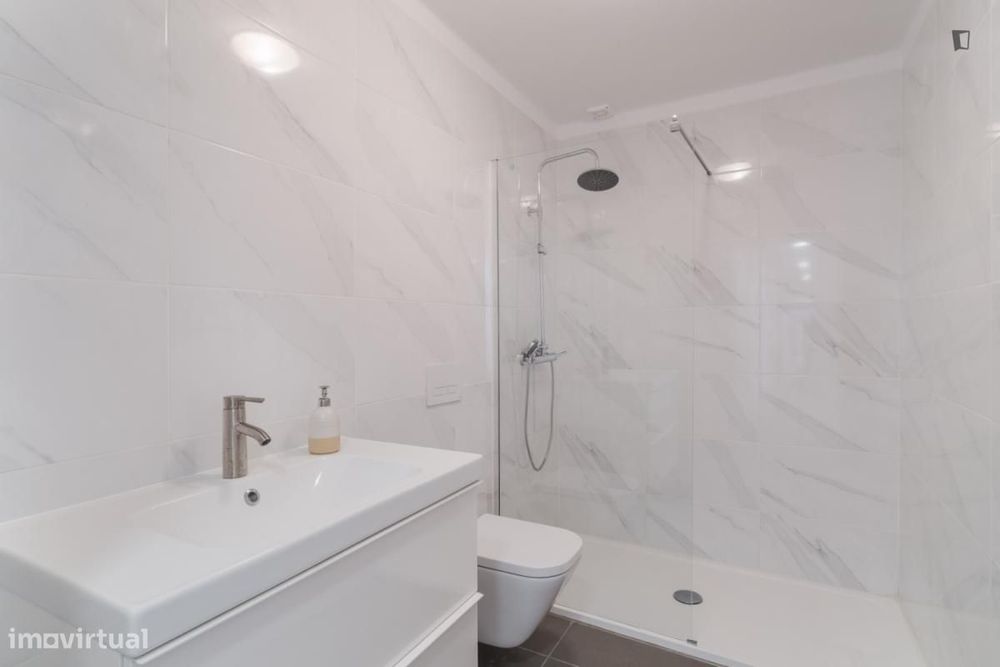 Quarto - localizado em Penha de França Lisbon