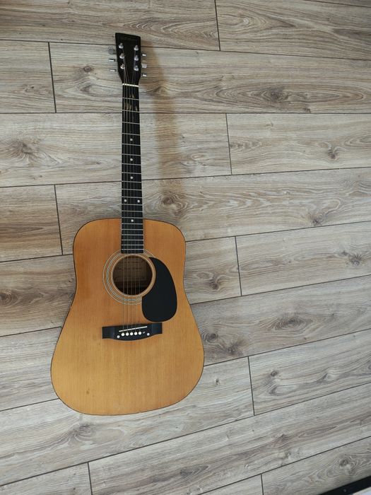 Gitara Alvarez piękna