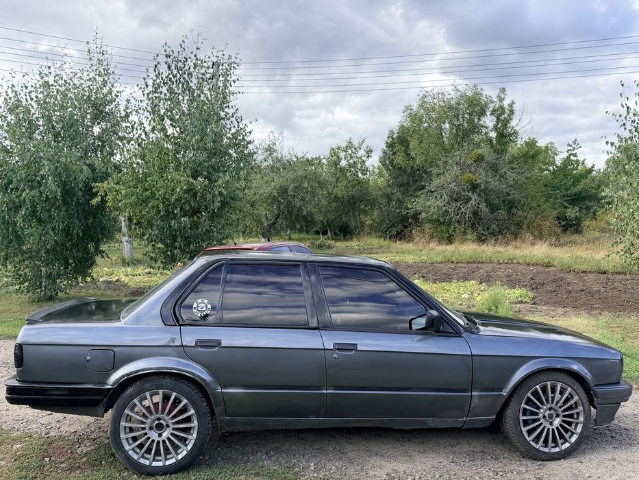 Продам bmw e30 1.8
