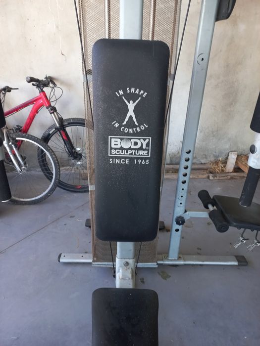 Maquina de musculação multifunções