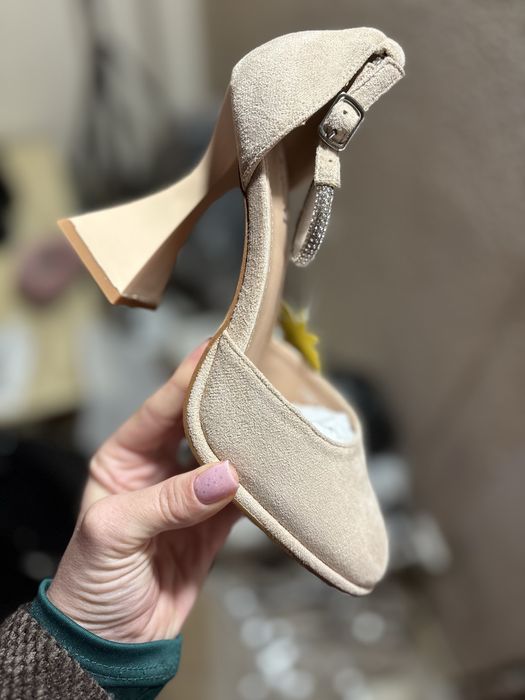 Босоножки, мюли, туфли женские