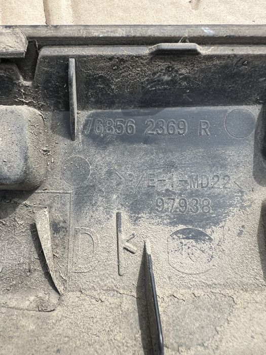 Listwa boczna blotnika prawa Renault Megane III Coupe kolor TEGNE