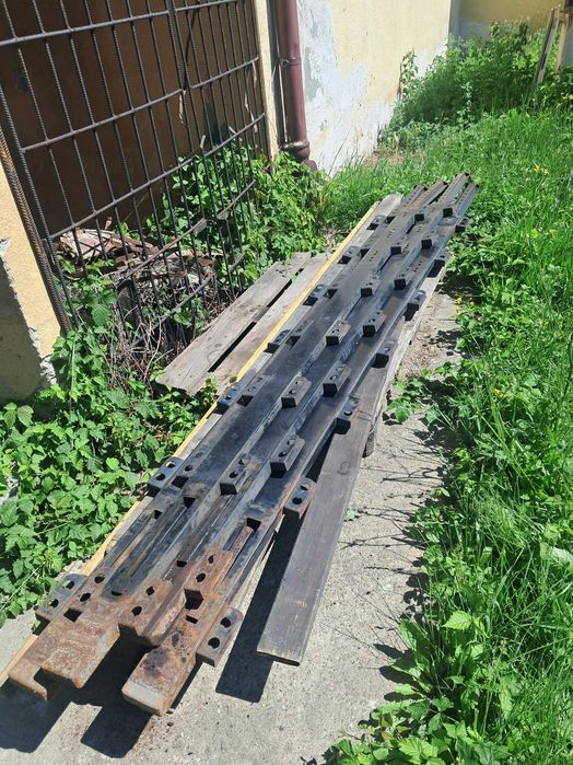 słupek regulowany przyczepa , naczepa mega
