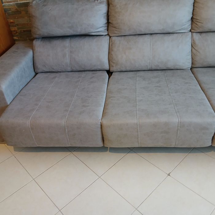Sofá   com chaise long  movivel. 2,60 cm