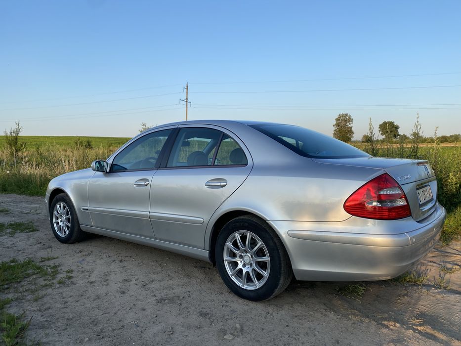 W211 Mercedes 2003 рік