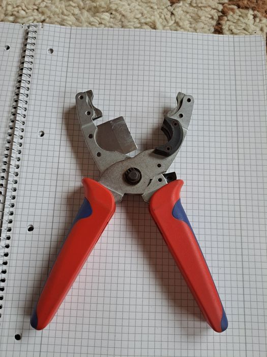KNIPEX 90 25 20 професійний труборіз