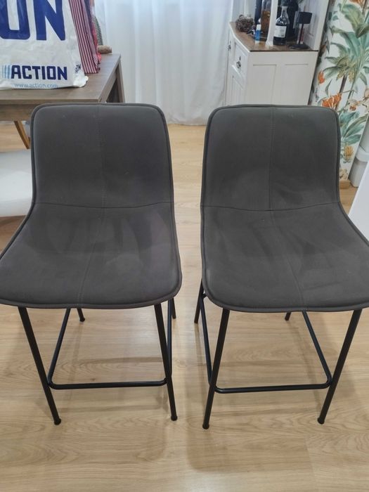 Par de cadeiras altas - cor de café