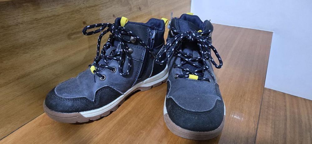 Botas de criança da marca leftie