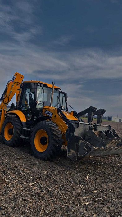 Usługa Koparko-ładowarką JCB 4CX