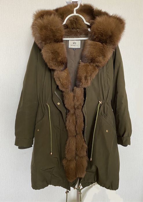 Женская зимняя уджиненная куртка  парка с мехом