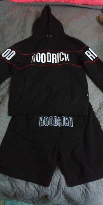 Фірмова одежа унісекс