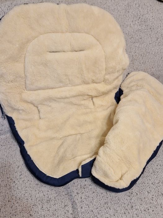 Продам детский меховой конверт на овчине