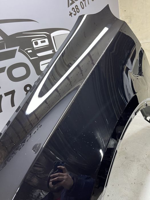 Ліве крило Tesla Model Y