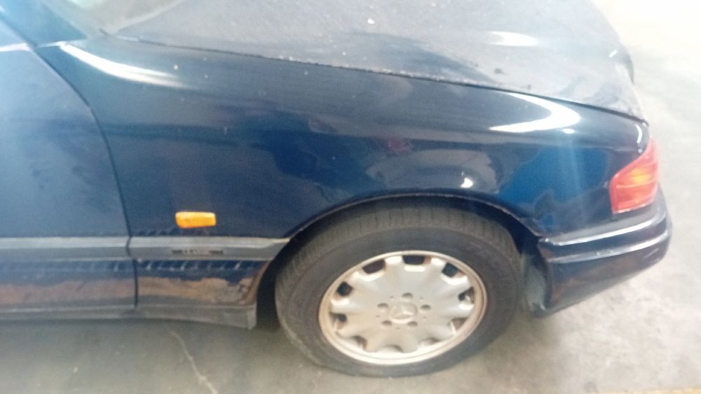 Guarda-lamas direito MERCEDES-BENZ Classe C (W202)