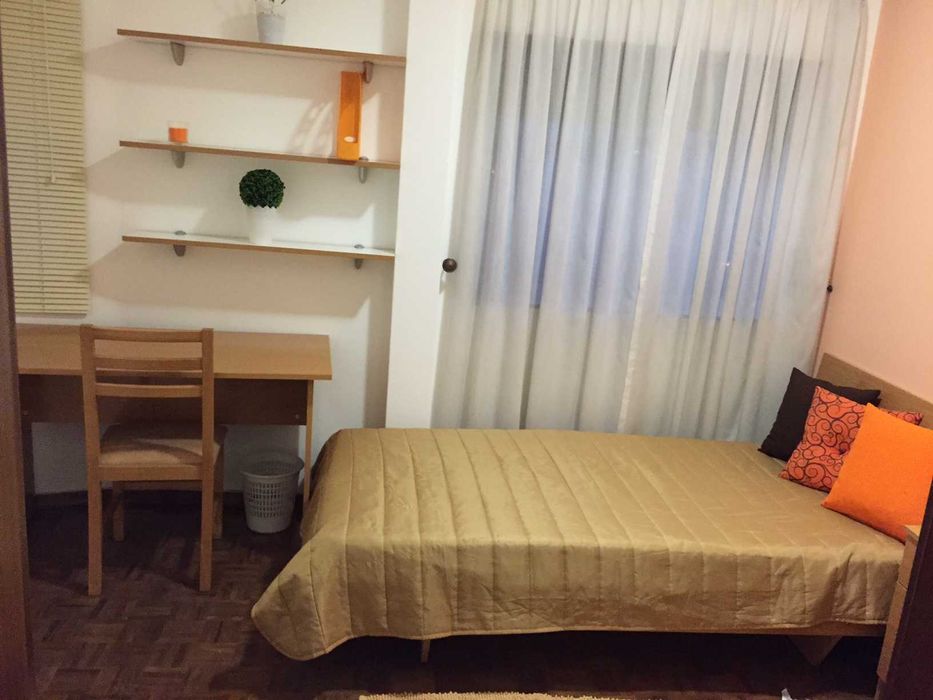 quarto rapariga Av. Mq de Pombal LEIRIA DESP INCLUIDAS